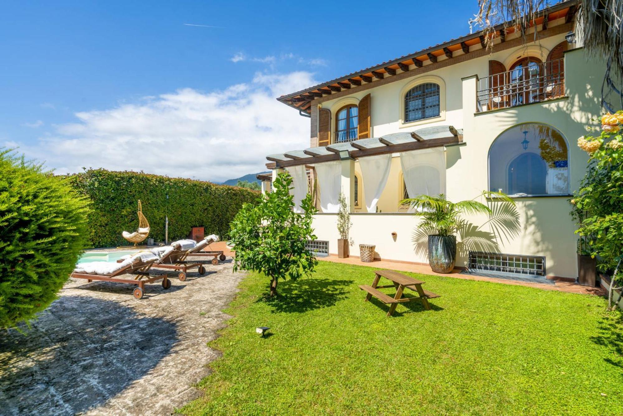 Villa Lorenzo Querceta Extérieur photo